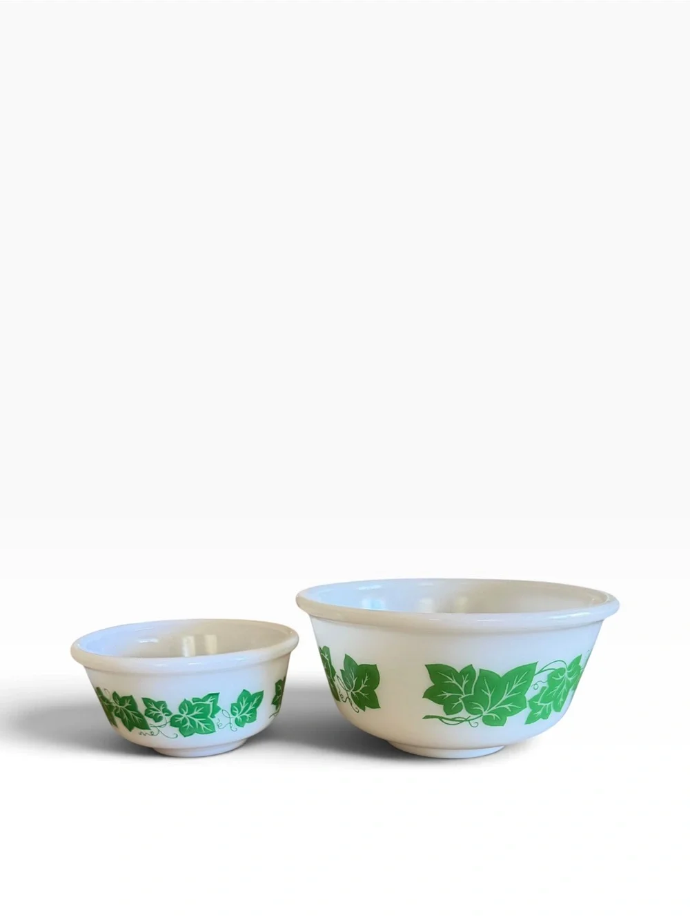 Hazel Atlas Vintage Green Ivy Leaves Milk Glass Nesting Bowls One 5” One 7” EC
